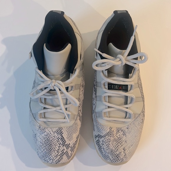 Jordan 11 retro lows snake skin - Picture 2 of 3